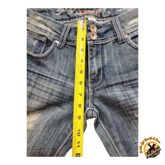 REFUGE - 10R Classic Blue Distressed Women's Jeans - Picture 7 of 9